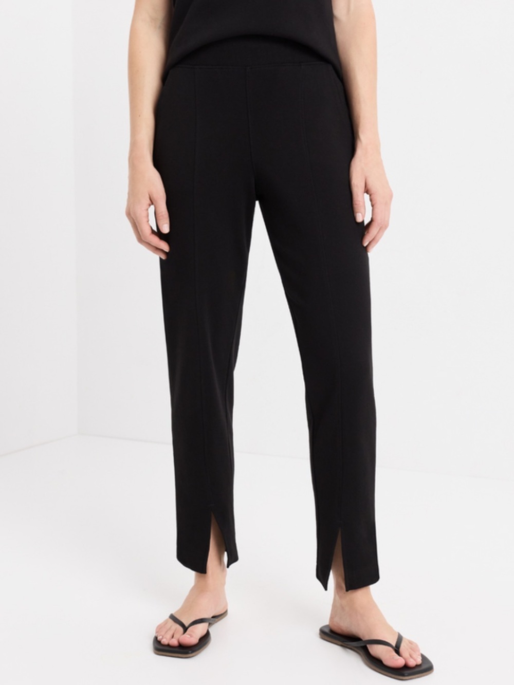 PACT organic cotton airplane tapered leg pant travel comfort black size M